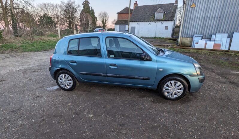 
								Renault Clio Expression 16v Petrol Manual 2004 ULEZ Compliant SKU736 full									