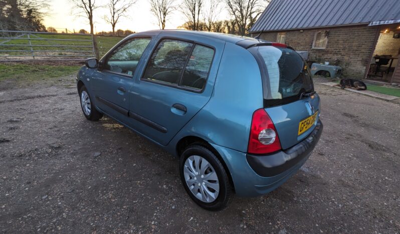 
								Renault Clio Expression 16v Petrol Manual 2004 ULEZ Compliant SKU736 full									