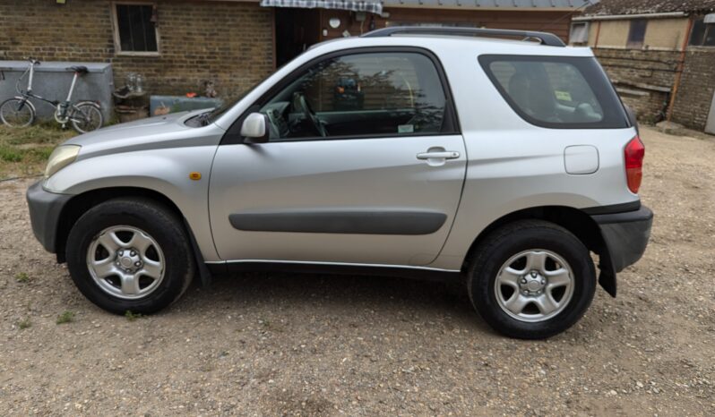 
								Toyota Rav4  2002 1 former keeper Manual Petrol ULEZ SKU813 full									