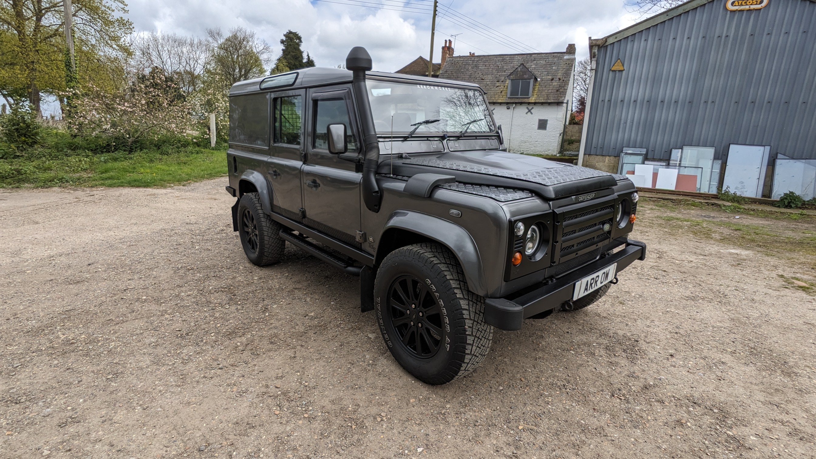 Land Rover Defender 2.5 110 Diesel County TD5 5 Speed Manual. 1999 SKU763