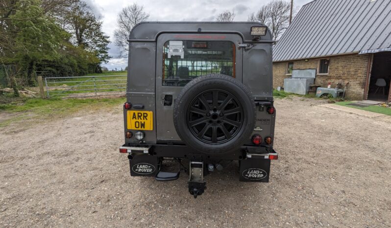 
								Land Rover Defender 2.5 110 Diesel County TD5 5 Speed Manual. 1999 SKU763 full									