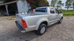 
										Toyota Hilux Invincible D-4D SKU789 full									