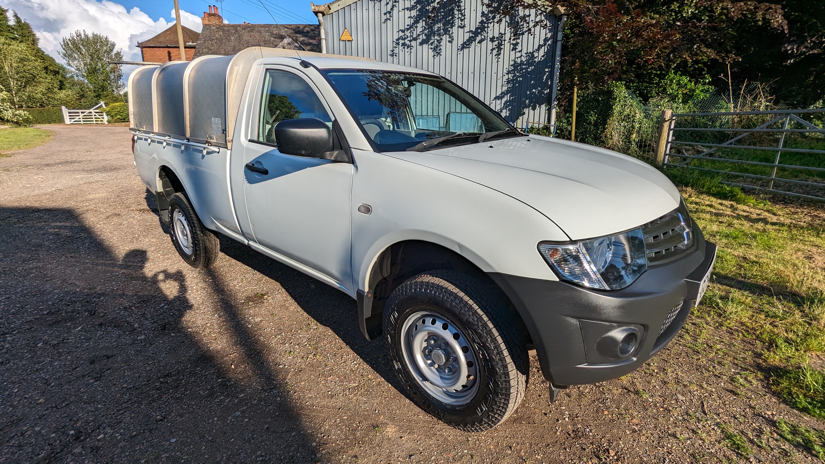 Mitsubishi L200 4 Life 2door pick-up S/C DI-D 4×4 2015 SKU793