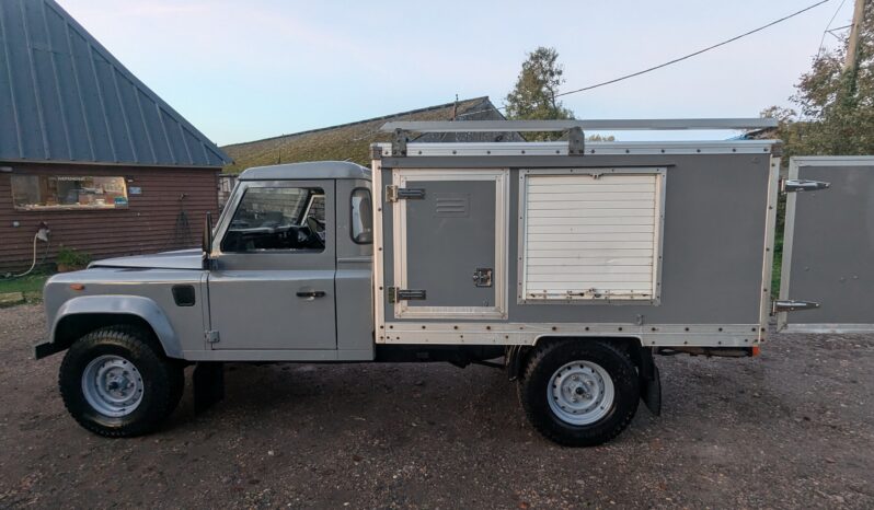 
								Land Rover Defender 300TDi 127/130 1990 “Salisbury” SKU552 full									