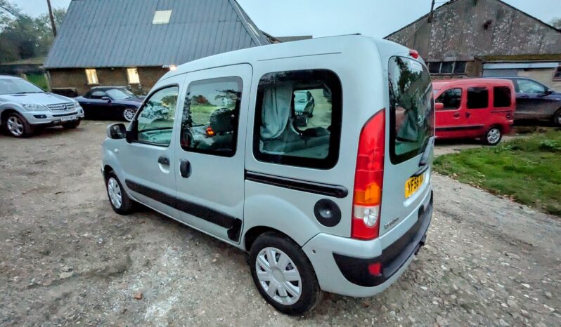 
								Renault Kangoo Expression 2006 Top Spec SKU833 full									