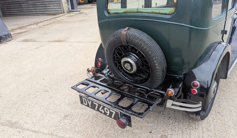 
								Morris 10/4 Saloon 1933 Same owner since 1953 SKU871 full									