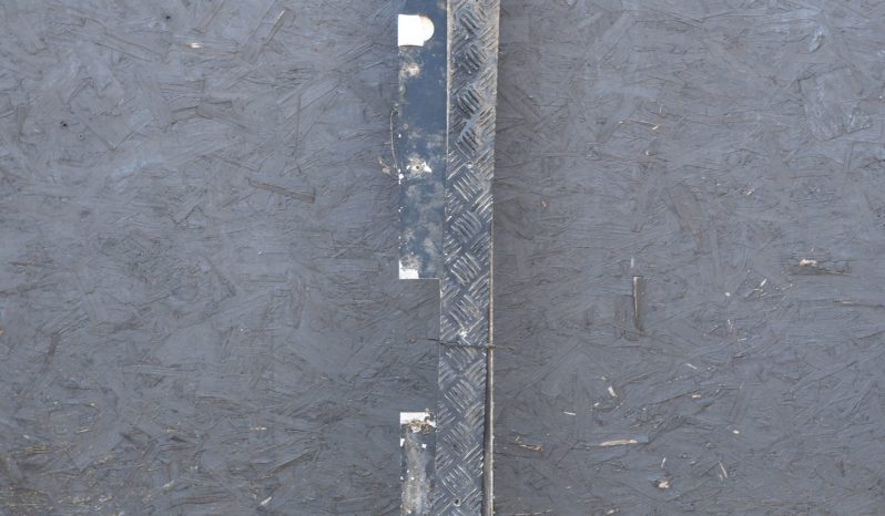 
								Various Land Rover and other car parts.  Call 07706 333444 to view by appointment.  Barn clearance. Buyer collects full									