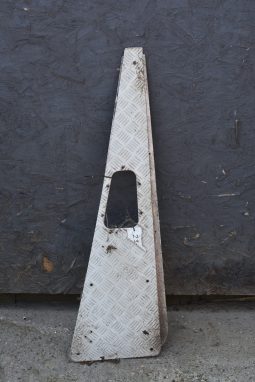 
										Various Land Rover and other car parts.  Call 07706 333444 to view by appointment.  Barn clearance. Buyer collects full									