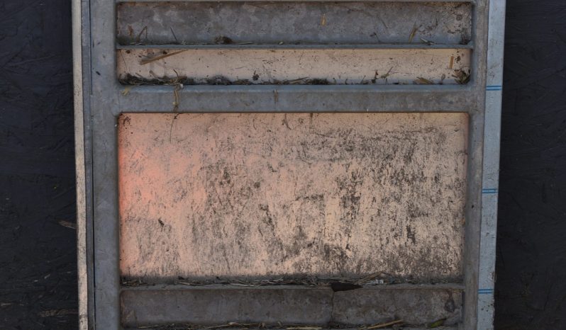 
								Various Land Rover and other car parts.  Call 07706 333444 to view by appointment.  Barn clearance. Buyer collects full									