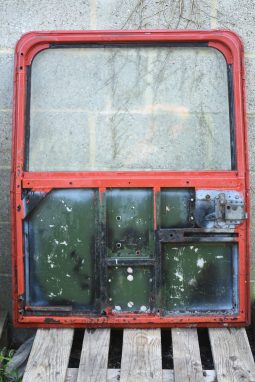 
										Various Land Rover and other car parts.  Call 07706 333444 to view by appointment.  Barn clearance. Buyer collects full									