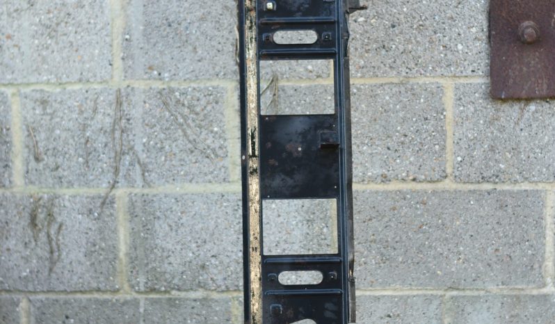 
								Various Land Rover and other car parts.  Call 07706 333444 to view by appointment.  Barn clearance. Buyer collects full									