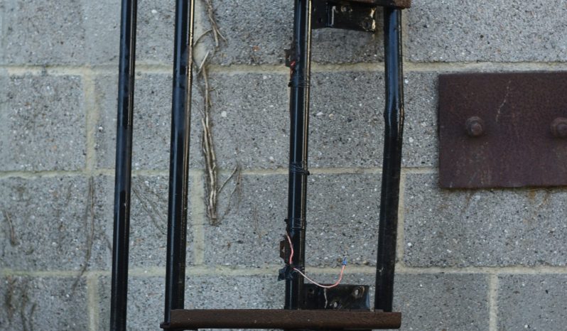 
								Various Land Rover and other car parts.  Call 07706 333444 to view by appointment.  Barn clearance. Buyer collects full									