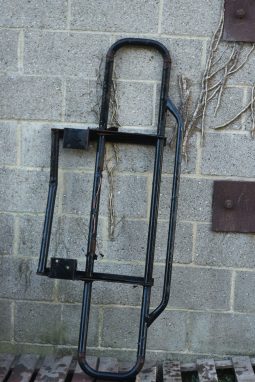 
										Various Land Rover and other car parts.  Call 07706 333444 to view by appointment.  Barn clearance. Buyer collects full									