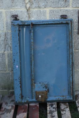 
										Various Land Rover and other car parts.  Call 07706 333444 to view by appointment.  Barn clearance. Buyer collects full									