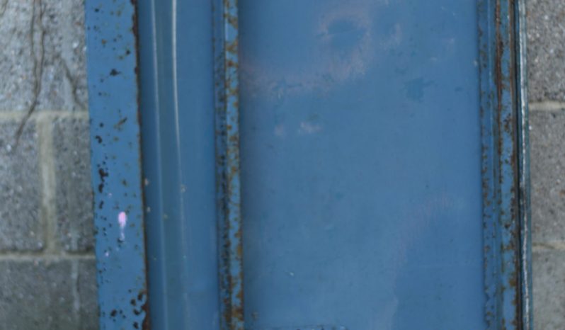 
								Various Land Rover and other car parts.  Call 07706 333444 to view by appointment.  Barn clearance. Buyer collects full									