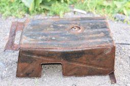 
										Various Land Rover and other car parts.  Call 07706 333444 to view by appointment.  Barn clearance. Buyer collects full									