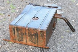 
										Various Land Rover and other car parts.  Call 07706 333444 to view by appointment.  Barn clearance. Buyer collects full									