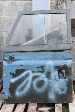 
										Various Land Rover and other car parts.  Call 07706 333444 to view by appointment.  Barn clearance. Buyer collects full									