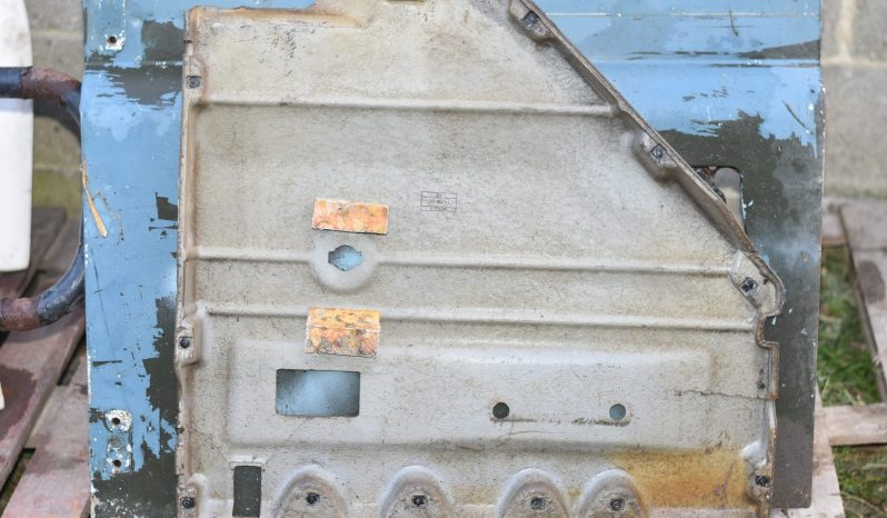 
								Various Land Rover and other car parts.  Call 07706 333444 to view by appointment.  Barn clearance. Buyer collects full									