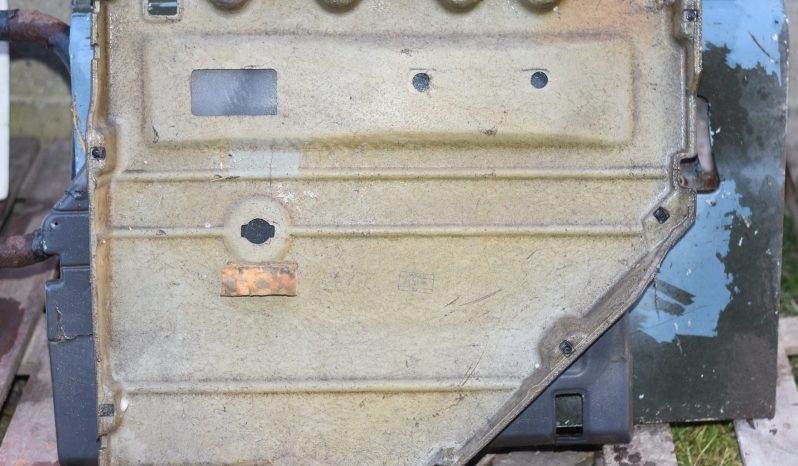 
								Various Land Rover and other car parts.  Call 07706 333444 to view by appointment.  Barn clearance. Buyer collects full									