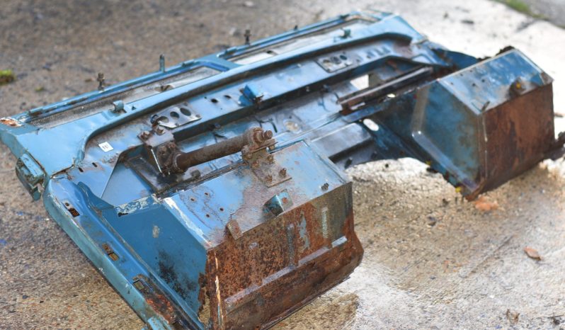 
								Various Land Rover and other car parts.  Call 07706 333444 to view by appointment.  Barn clearance. Buyer collects full									