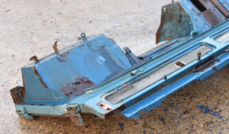 
								Various Land Rover and other car parts.  Call 07706 333444 to view by appointment.  Barn clearance. Buyer collects full									