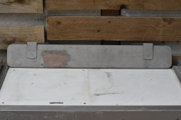 
										Various Land Rover and other car parts.  Call 07706 333444 to view by appointment.  Barn clearance. Buyer collects full									