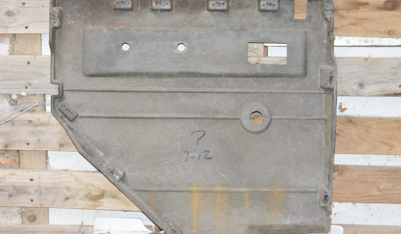 
								Various Land Rover and other car parts.  Call 07706 333444 to view by appointment.  Barn clearance. Buyer collects full									