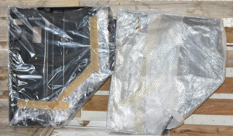 
								Various Land Rover and other car parts.  Call 07706 333444 to view by appointment.  Barn clearance. Buyer collects full									