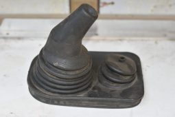 
										Various Land Rover and other car parts.  Call 07706 333444 to view by appointment.  Barn clearance. Buyer collects full									