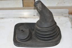 
										Various Land Rover and other car parts.  Call 07706 333444 to view by appointment.  Barn clearance. Buyer collects full									