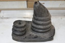 
										Various Land Rover and other car parts.  Call 07706 333444 to view by appointment.  Barn clearance. Buyer collects full									