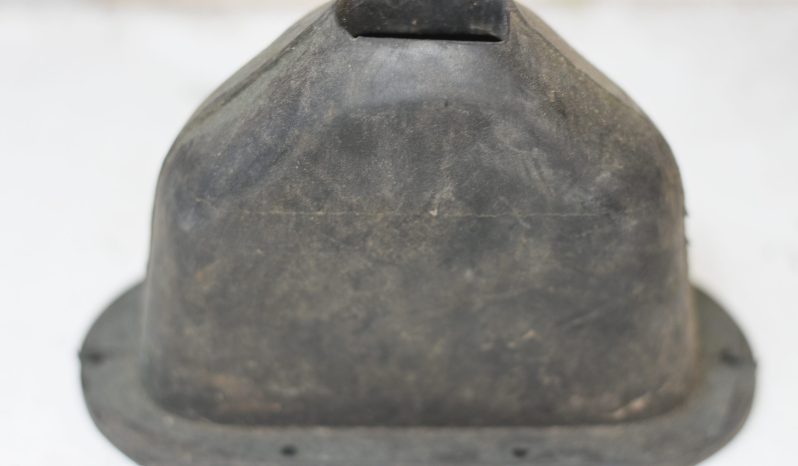 
								Various Land Rover and other car parts.  Call 07706 333444 to view by appointment.  Barn clearance. Buyer collects full									