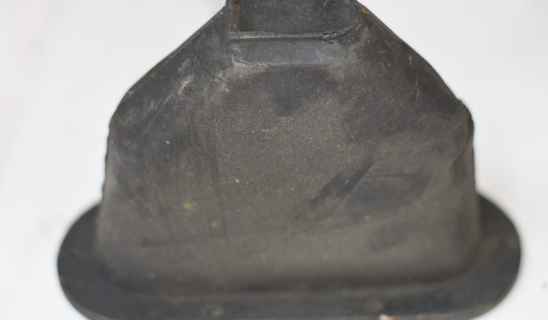 
								Various Land Rover and other car parts.  Call 07706 333444 to view by appointment.  Barn clearance. Buyer collects full									