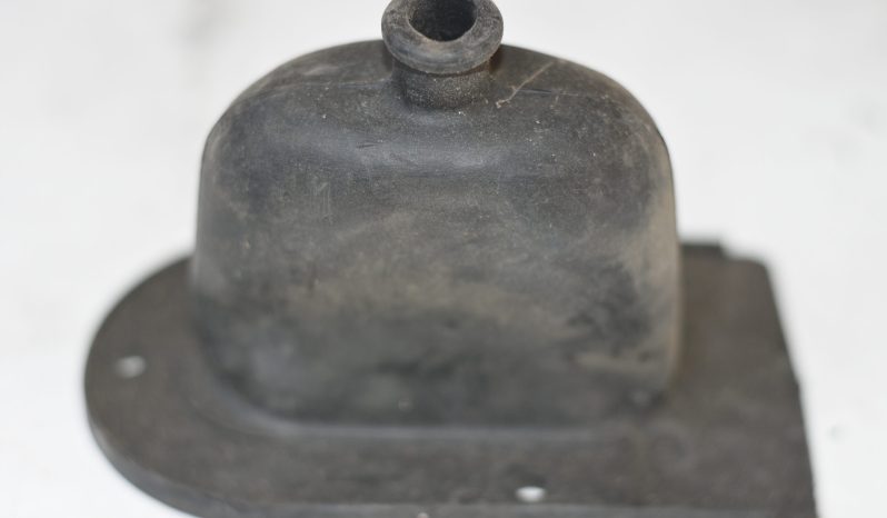 
								Various Land Rover and other car parts.  Call 07706 333444 to view by appointment.  Barn clearance. Buyer collects full									