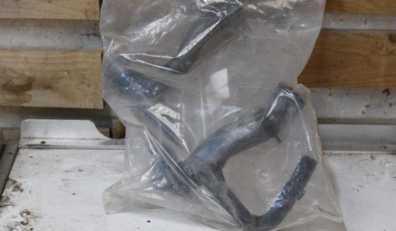 
								Various Land Rover and other car parts.  Call 07706 333444 to view by appointment.  Barn clearance. Buyer collects full									