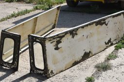 
										Various Land Rover and other car parts.  Call 07706 333444 to view by appointment.  Barn clearance. Buyer collects full									