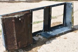 
										Various Land Rover and other car parts.  Call 07706 333444 to view by appointment.  Barn clearance. Buyer collects full									