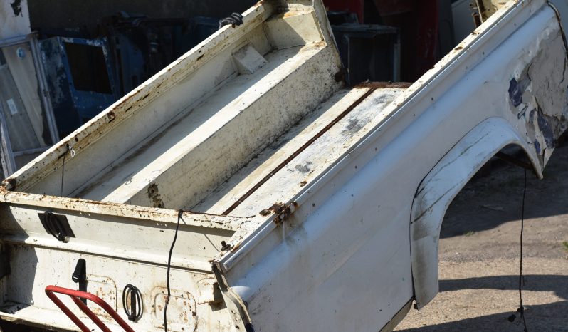 
								Various Land Rover and other car parts.  Call 07706 333444 to view by appointment.  Barn clearance. Buyer collects full									