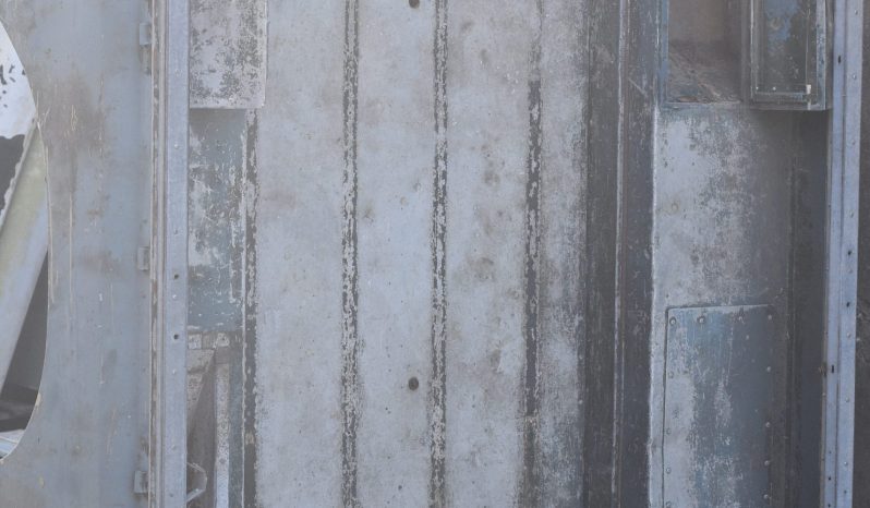 
								Various Land Rover and other car parts.  Call 07706 333444 to view by appointment.  Barn clearance. Buyer collects full									