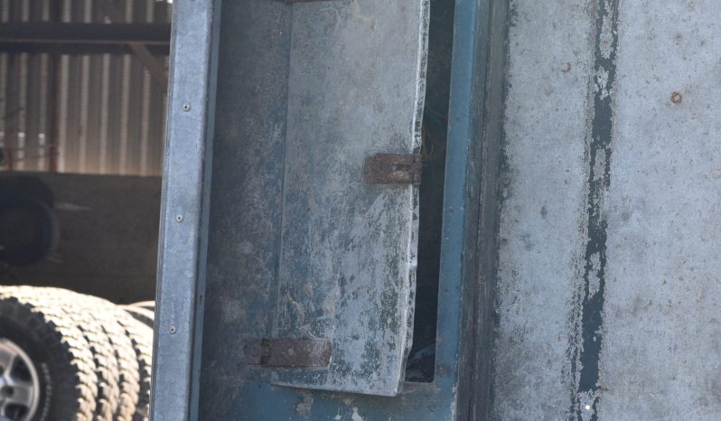 
								Various Land Rover and other car parts.  Call 07706 333444 to view by appointment.  Barn clearance. Buyer collects full									