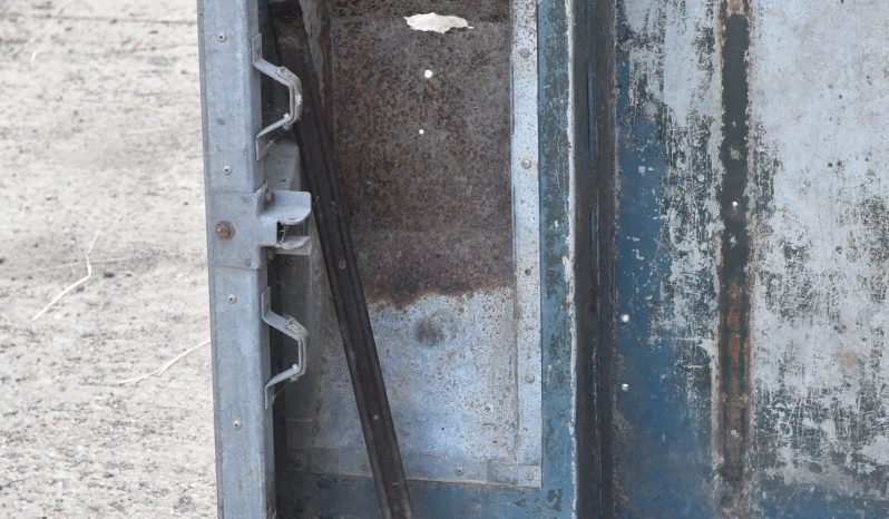 
								Various Land Rover and other car parts.  Call 07706 333444 to view by appointment.  Barn clearance. Buyer collects full									