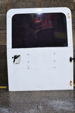 
										Various Land Rover and other car parts.  Call 07706 333444 to view by appointment.  Barn clearance. Buyer collects full									