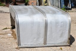 
										Various Land Rover and other car parts.  Call 07706 333444 to view by appointment.  Barn clearance. Buyer collects full									