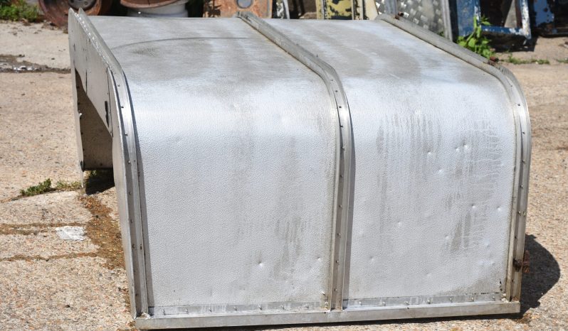 
								Various Land Rover and other car parts.  Call 07706 333444 to view by appointment.  Barn clearance. Buyer collects full									