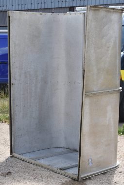 
										Various Land Rover and other car parts.  Call 07706 333444 to view by appointment.  Barn clearance. Buyer collects full									