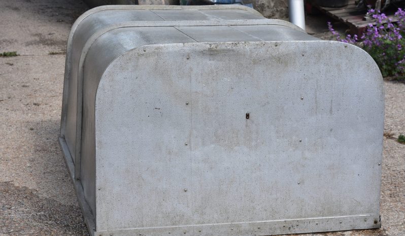 
								Various Land Rover and other car parts.  Call 07706 333444 to view by appointment.  Barn clearance. Buyer collects full									