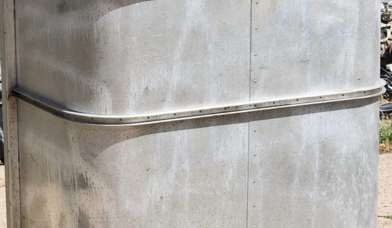 
								Various Land Rover and other car parts.  Call 07706 333444 to view by appointment.  Barn clearance. Buyer collects full									