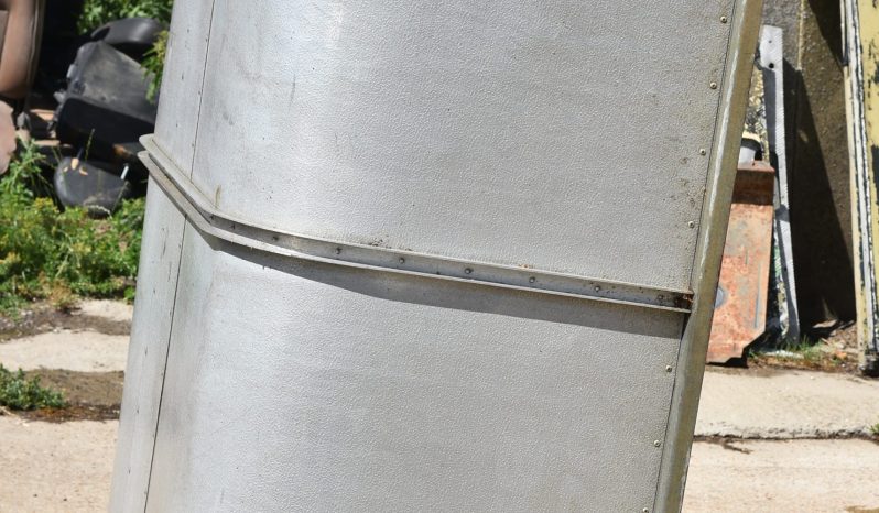 
								Various Land Rover and other car parts.  Call 07706 333444 to view by appointment.  Barn clearance. Buyer collects full									