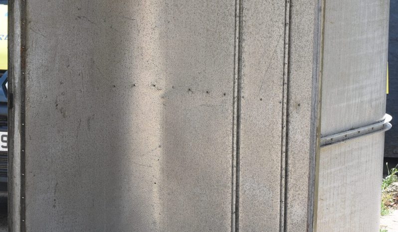 
								Various Land Rover and other car parts.  Call 07706 333444 to view by appointment.  Barn clearance. Buyer collects full									